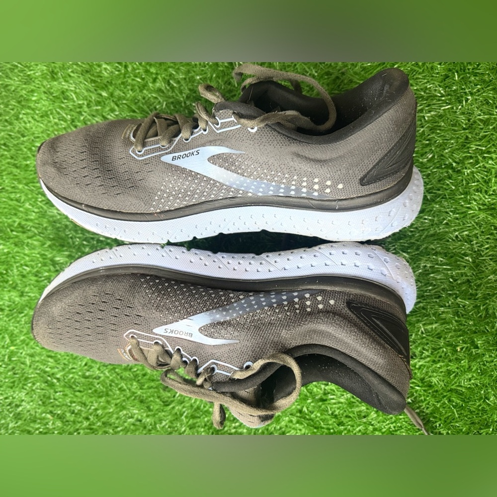 Brooks Women’s‎ Running Shoes - Size 10